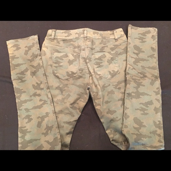 Camouflage Skinny Jeans BNWOT - Picture 5 of 5